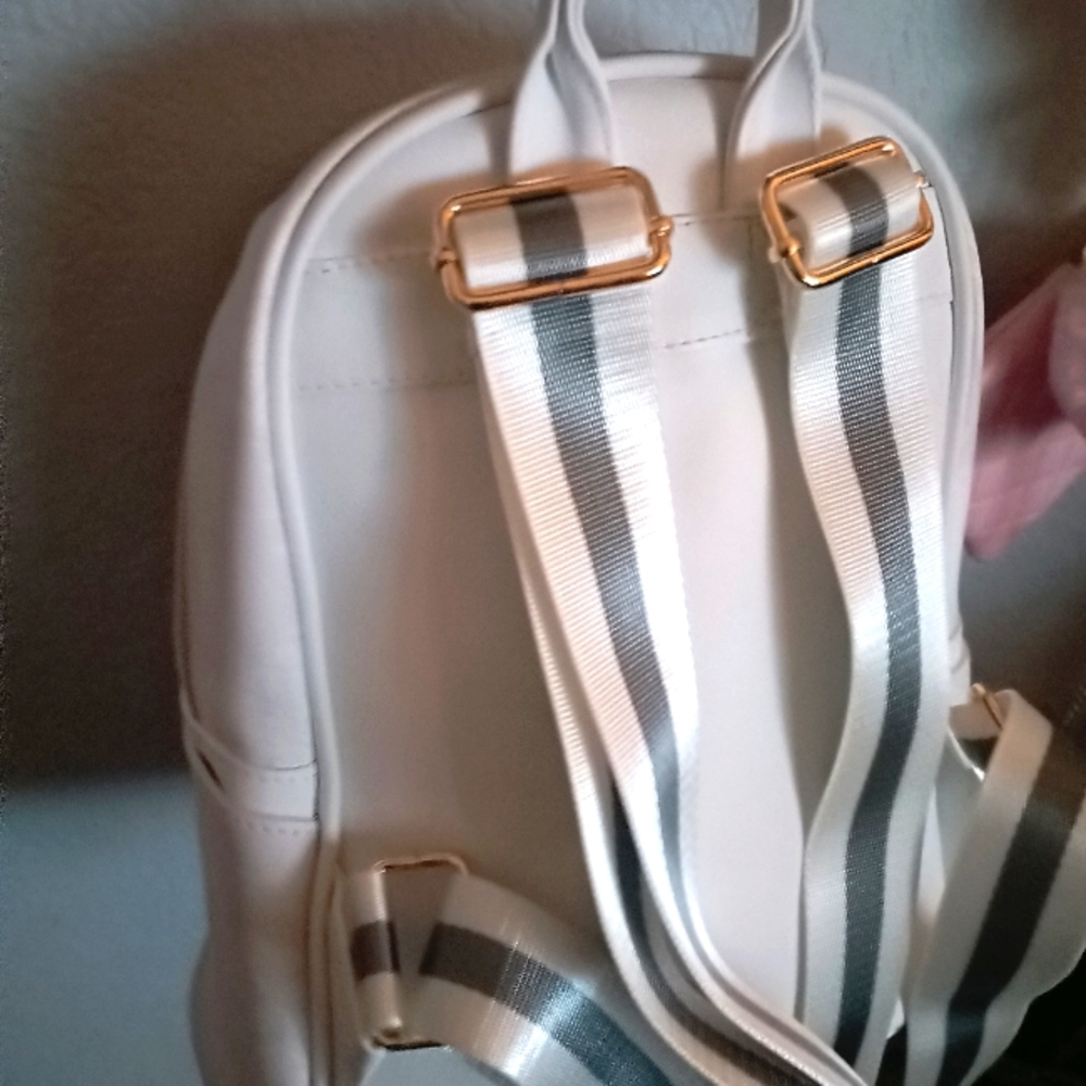 Disney Potatoes Bin Mickey Brand New Backpack. - Picture 6 of 8
